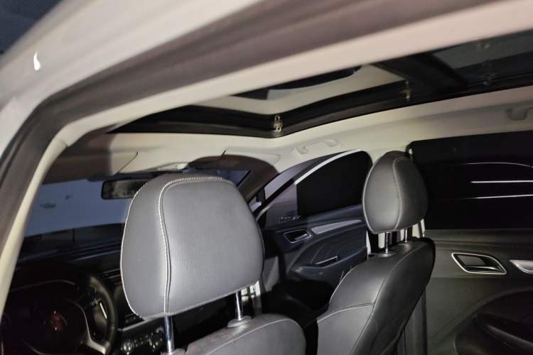 Used Roewe RX3 2018 1.6L CVT Flagship Edition Headliner