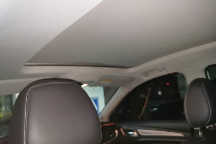 Used Roewe RX3 2018 1.6L CVT Flagship Edition Headliner