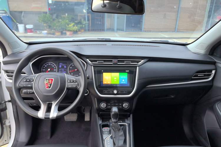 Used Roewe RX3 2018 1.6L CVT Flagship Edition Interior 2