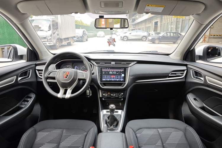Used Roewe RX3 2018 1.6L Manual Entry-Level Model Interior 2