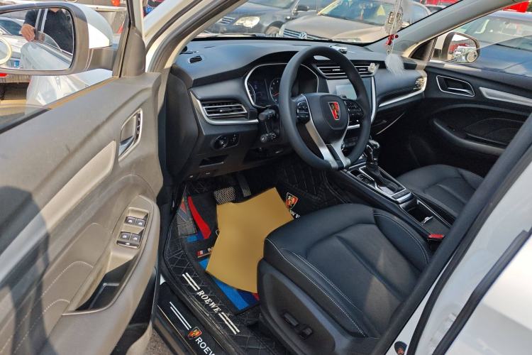 Used Roewe RX3 2018 1.6L CVT Flagship Edition Interior 2