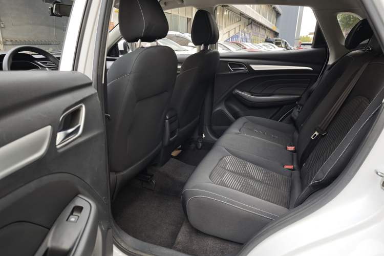 Used Roewe RX3 2018 1.6L Manual Entry-Level Model Interior 3