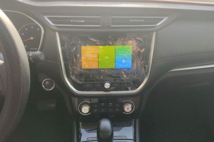 Used Roewe RX3 2018 18T Automatic Flagship Model Interior 3
