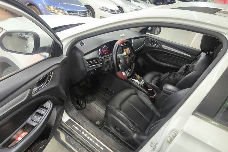 Used Roewe RX3 2018 1.6L CVT Internet Smart Edition Interior 3