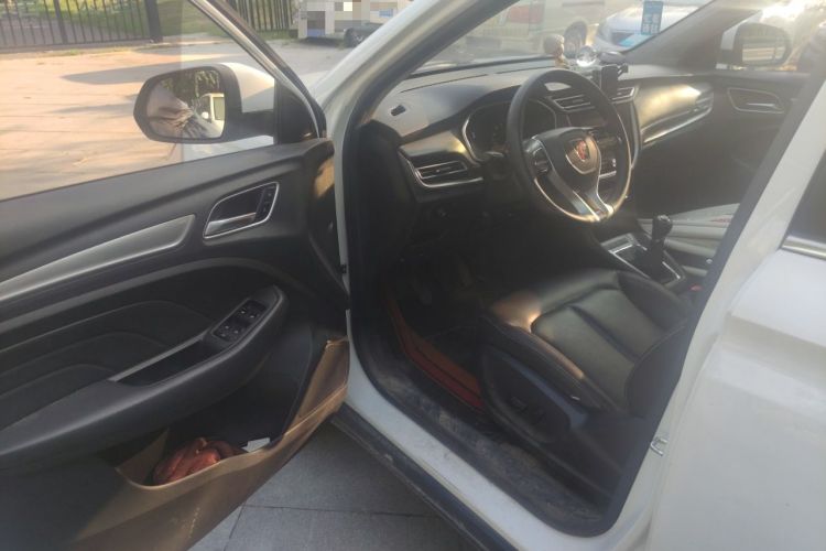 Used Roewe RX3 2018 1.6L Manual Flagship Edition Interior 3