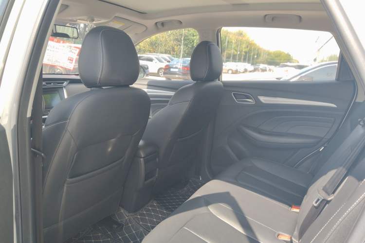 Used Roewe RX3 2018 1.6L CVT Flagship Edition Interior 4