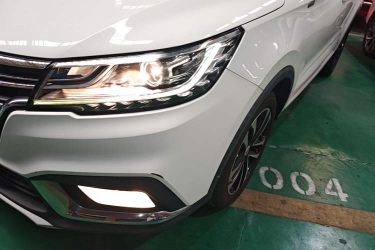 Used Roewe RX3 2018 18T Automatic Internet ZhiZun Edition Left Front Headlight