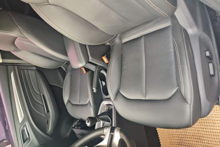 Used Roewe RX3 2018 1.6L Manual Flagship Edition Left Front Seat