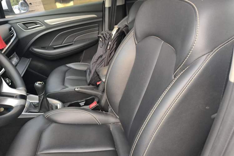 Used Roewe RX3 2018 1.6L Manual Elite Edition Left Front Seat