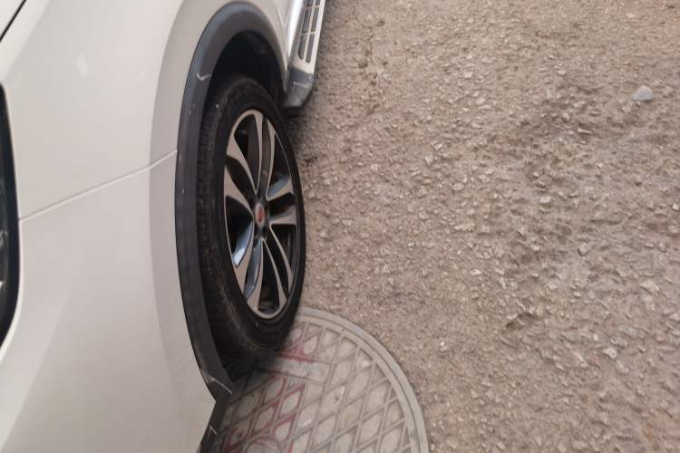 Used Roewe RX3 2018 1.6L CVT Internet Smart Edition Left Front Wheel Hub
