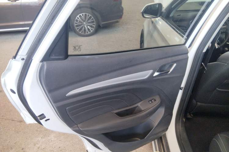 Used Roewe RX3 2018 1.6L CVT Internet Smart Edition Left Rear Door Interior
