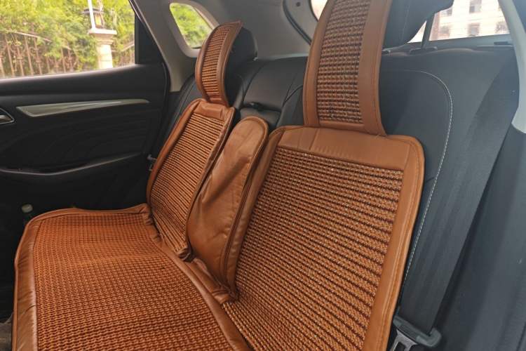 Used Roewe RX3 2018 1.6L CVT Internet Smart Edition Left Rear Seat