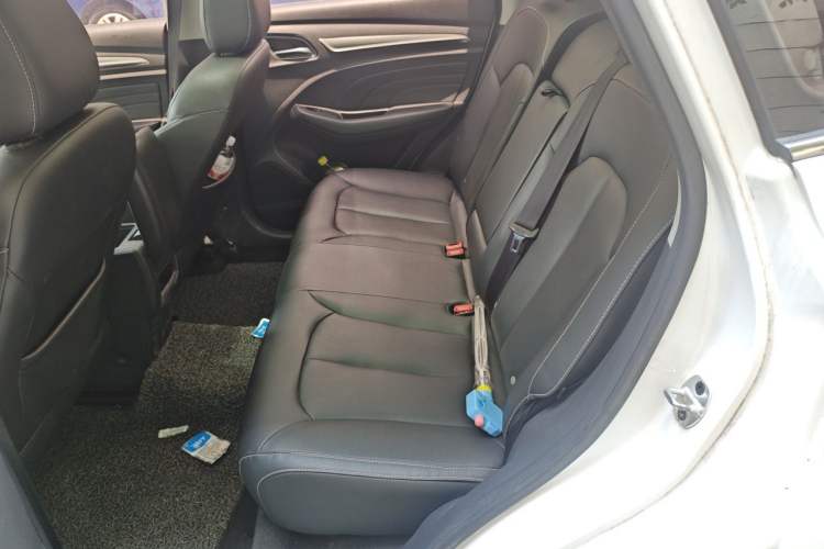 Used Roewe RX3 2018 1.6L CVT Internet Smart Edition Left Rear Seat