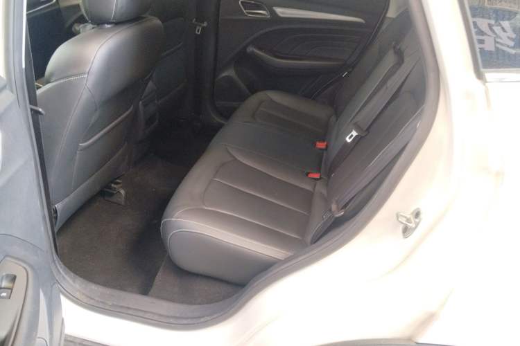Used Roewe RX3 2018 1.6L CVT Internet Smart Edition Left Rear Seat