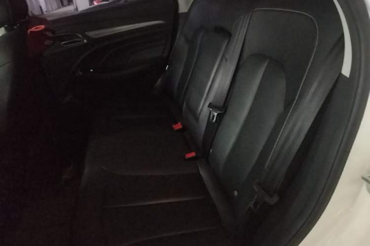 Used Roewe RX3 2018 1.6L CVT Flagship Edition Left Rear Seat
