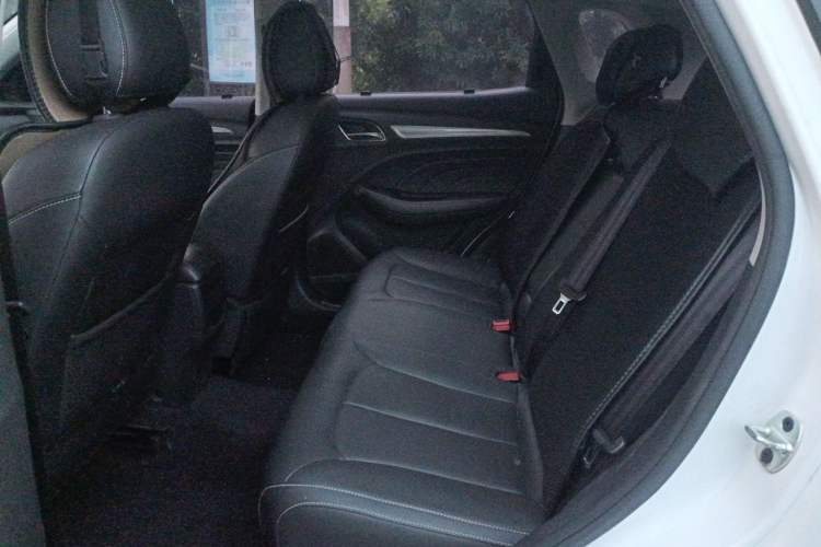Used Roewe RX3 2018 1.6L CVT Internet Smart Edition Left Rear Seat