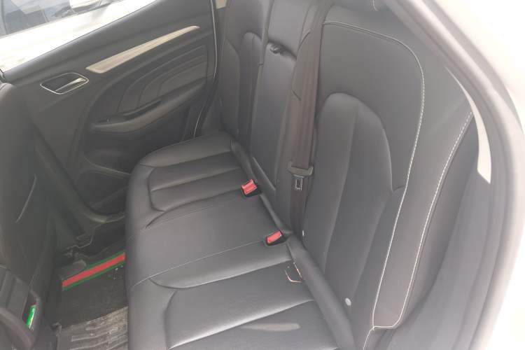 Used Roewe RX3 2018 1.6L CVT Internet Smart Edition Left Rear Seat
