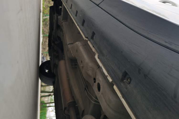 Used Roewe RX3 2018 1.6L Manual Flagship Edition Left Side Sill