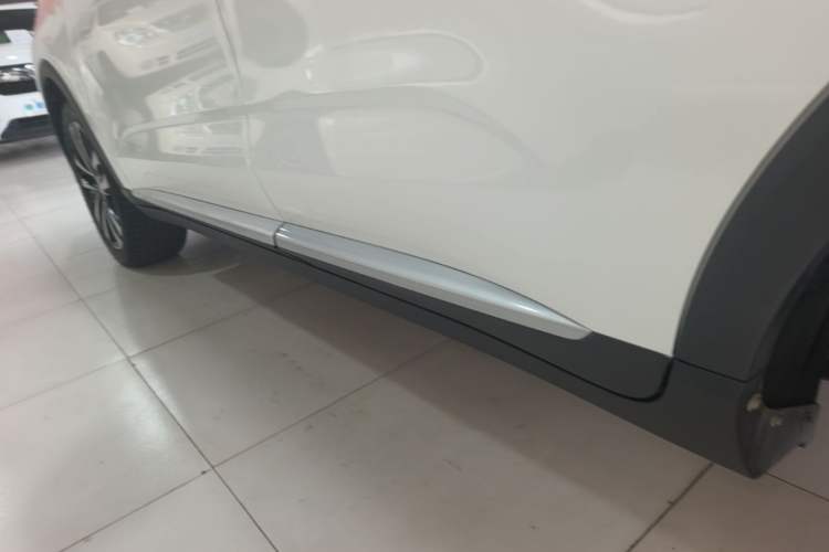 Used Roewe RX3 2018 1.6L CVT Flagship Edition Left Side Sill