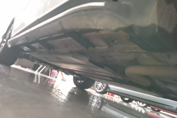 Used Roewe RX3 2018 18T Automatic Flagship Model Left Side Sill