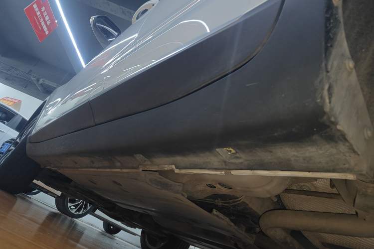 Used Roewe RX3 2018 1.6L Manual Internet Smart Edition Left Side Sill