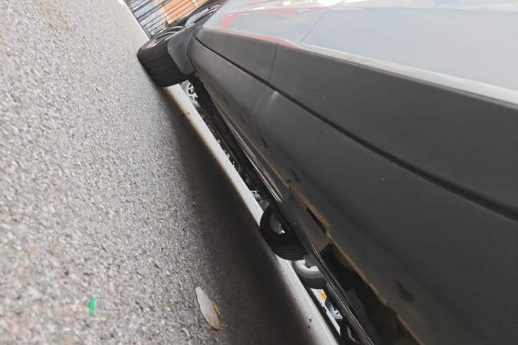 Used Roewe RX3 2018 18T Automatic Flagship Model Left Side Sill