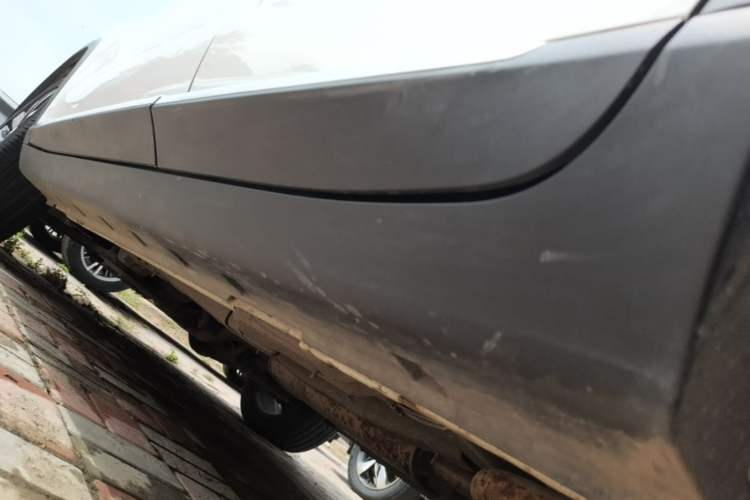 Used Roewe RX3 2018 1.6L Manual Flagship Edition Left Side Sill
