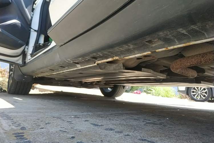 Used Roewe RX3 2018 1.6L CVT Internet Smart Edition Left Side Sill