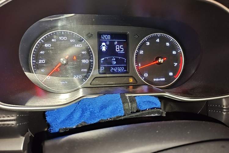 Used Roewe RX3 2018 1.6L CVT Flagship Edition Odometer Close Up