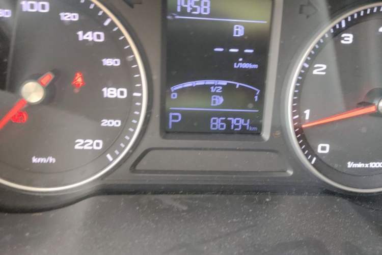 Used Roewe RX3 2018 1.6L CVT Flagship Edition Odometer Close Up
