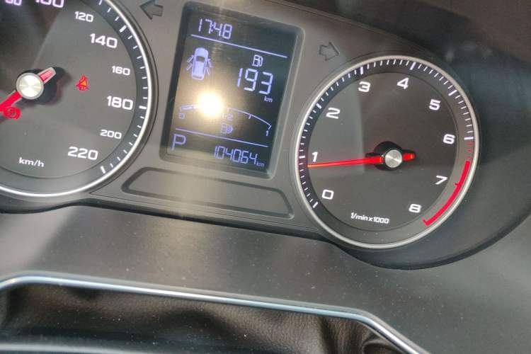 Used Roewe RX3 2018 1.6L CVT Internet Smart Edition Odometer Close Up
