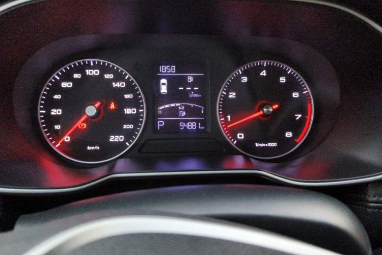 Used Roewe RX3 2018 1.6L CVT Flagship Edition Odometer Close Up