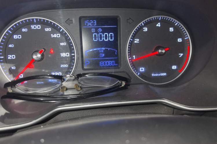 Used Roewe RX3 2018 1.6L CVT Flagship Edition Odometer Close Up