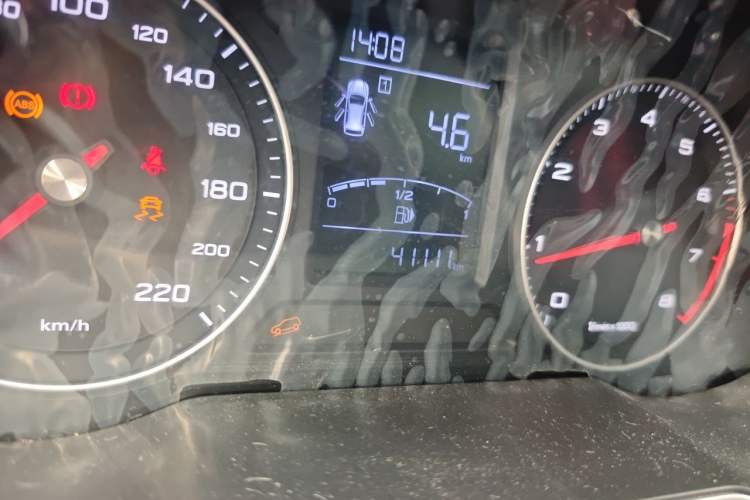 Used Roewe RX3 2018 1.6L Manual Flagship Edition Odometer Close Up