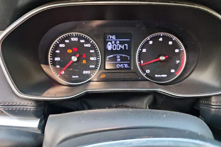 Used Roewe RX3 2018 1.6L Manual Internet Smart Edition Odometer Close Up