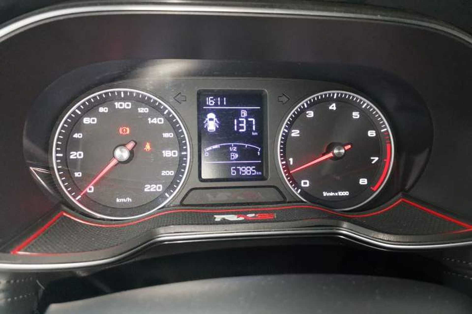Used Roewe RX3 2018 1.6L Manual Internet Smart Edition Odometer Close Up