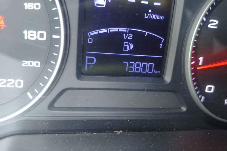 Used Roewe RX3 2018 1.6L CVT Internet Smart Edition Odometer Close Up