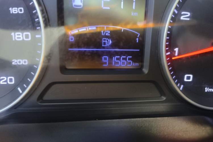 Used Roewe RX3 2018 1.6L Manual Flagship Edition Odometer Close Up