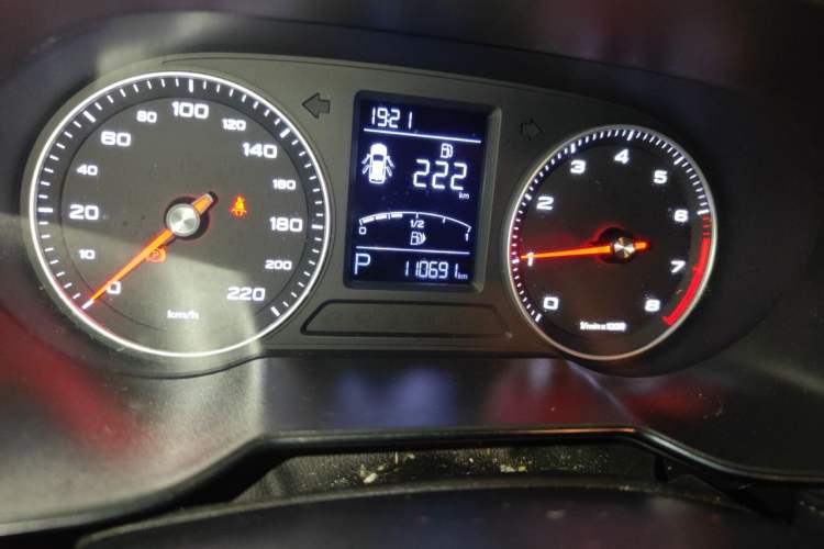 Used Roewe RX3 2018 1.6L CVT Internet Smart Edition Odometer Close Up