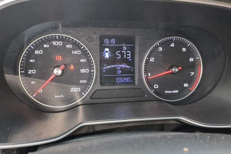 Used Roewe RX3 2018 1.6L Manual Elite Edition Odometer Close Up