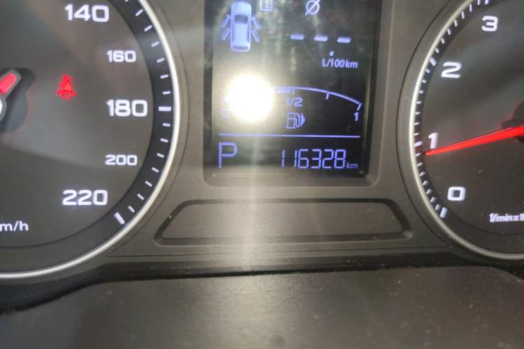 Used Roewe RX3 2018 1.6L CVT Internet Smart Edition Odometer Close Up
