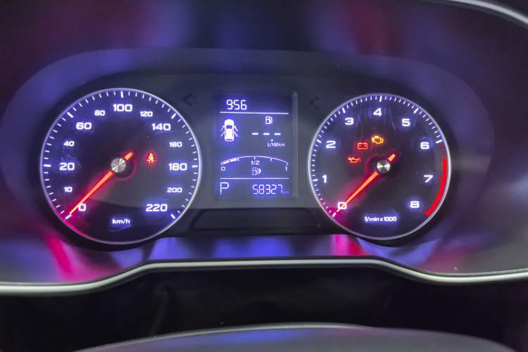 Used Roewe RX3 2018 1.6L CVT Flagship Edition Odometer Close Up
