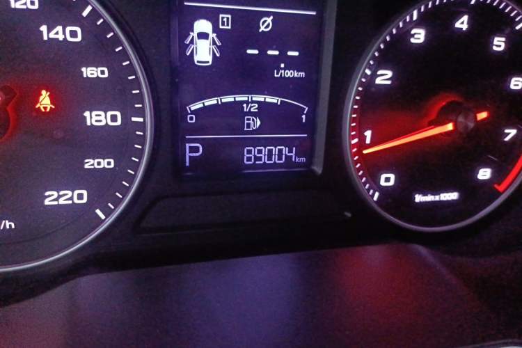 Used Roewe RX3 2018 1.6L CVT Internet Smart Edition Odometer Close Up