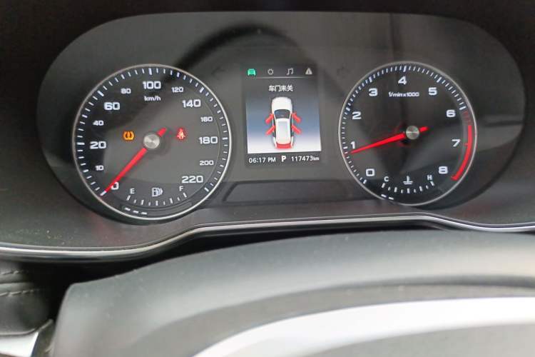 Used Roewe RX3 2018 18T Automatic Internet ZhiZun Edition Odometer Close Up