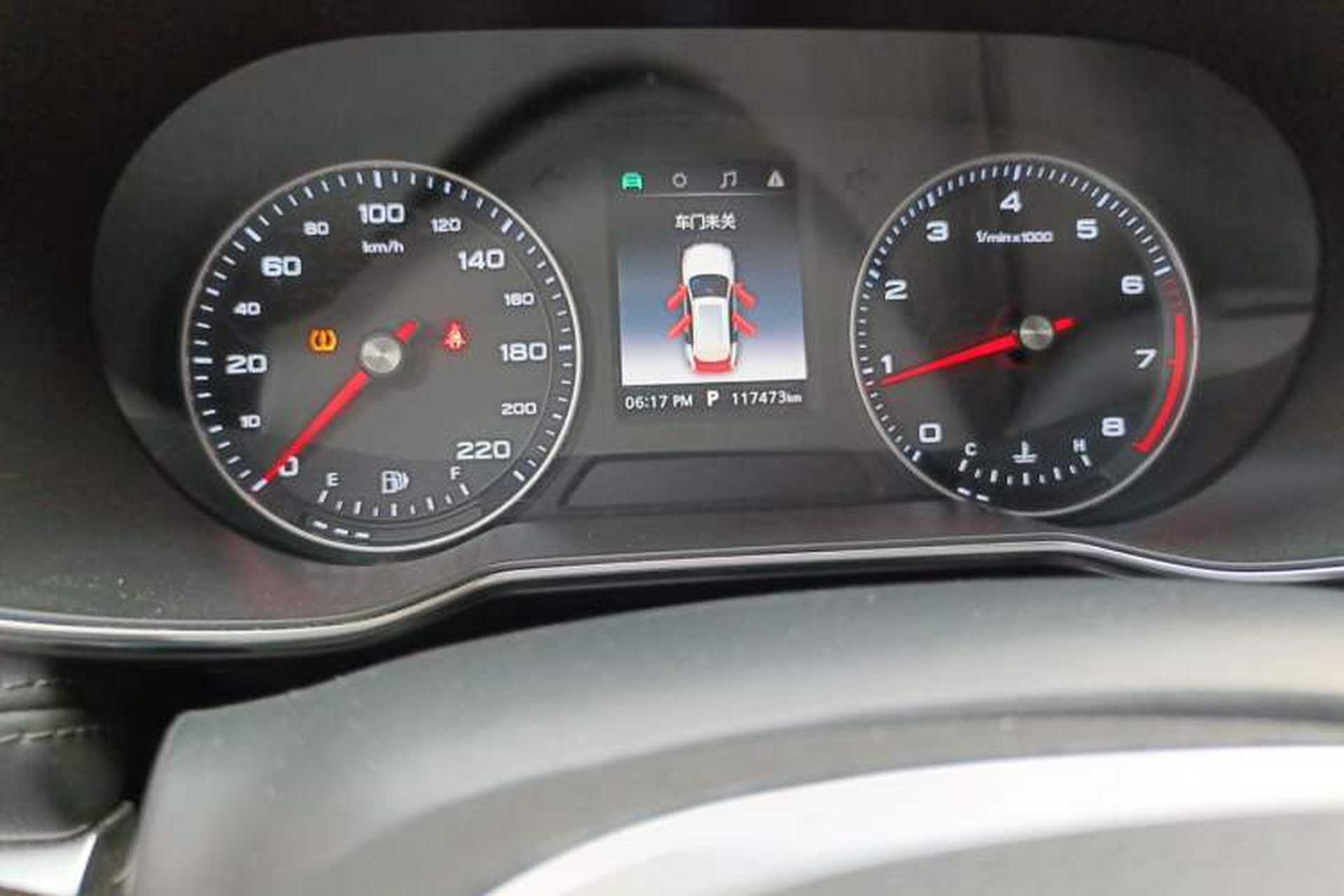 Used Roewe RX3 2018 18T Automatic Internet ZhiZun Edition Odometer Close Up