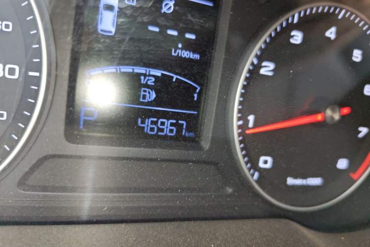 Used Roewe RX3 2018 1.6L CVT Internet Smart Edition Odometer Close Up