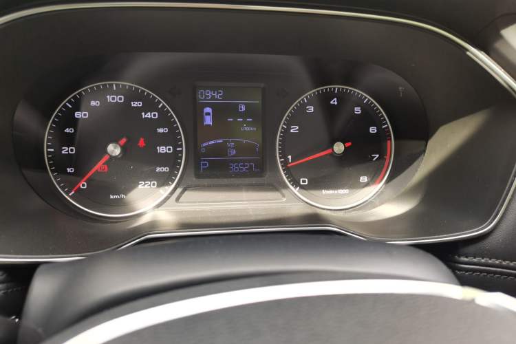 Used Roewe RX3 2018 1.6L CVT Internet Smart Edition Odometer Close Up
