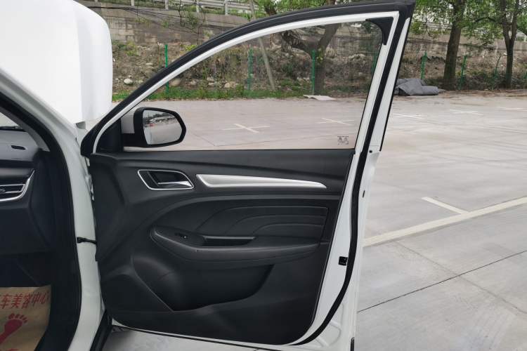 Used Roewe RX3 2018 1.6L Manual Flagship Edition Right Front Door Interior