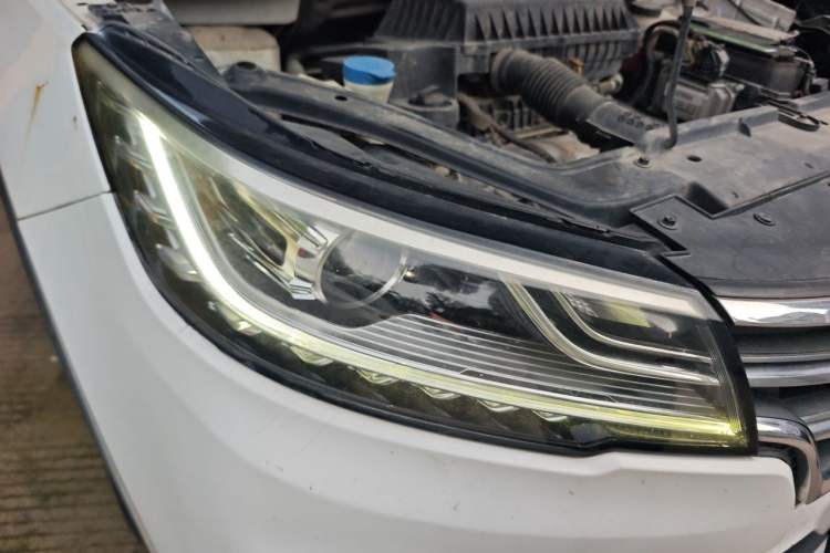 Used Roewe RX3 2018 1.6L CVT Flagship Edition Right Front Headlight