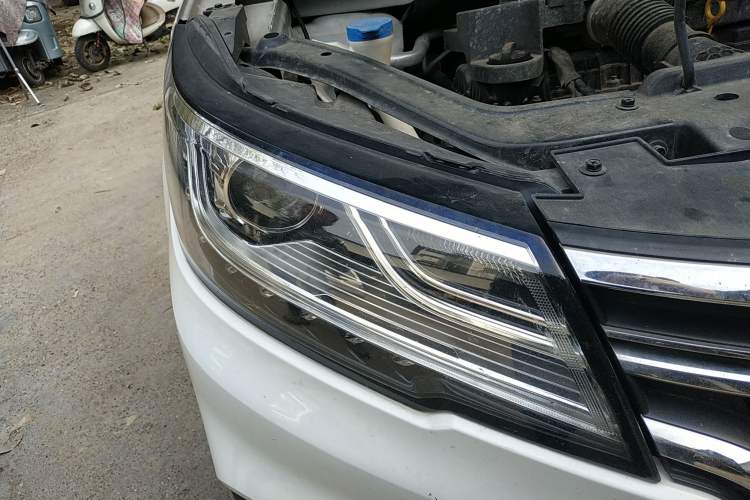 Used Roewe RX3 2018 1.6L Manual Flagship Edition Right Front Headlight
